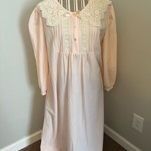 Vintage Gilead Nightgown Size Medium